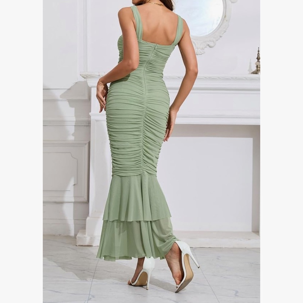 Elegant Green Ruched Maxi Dress - Picture 5 of 5